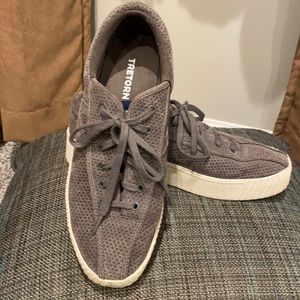 Tretorn tennis shoes suede with rubber bottoms